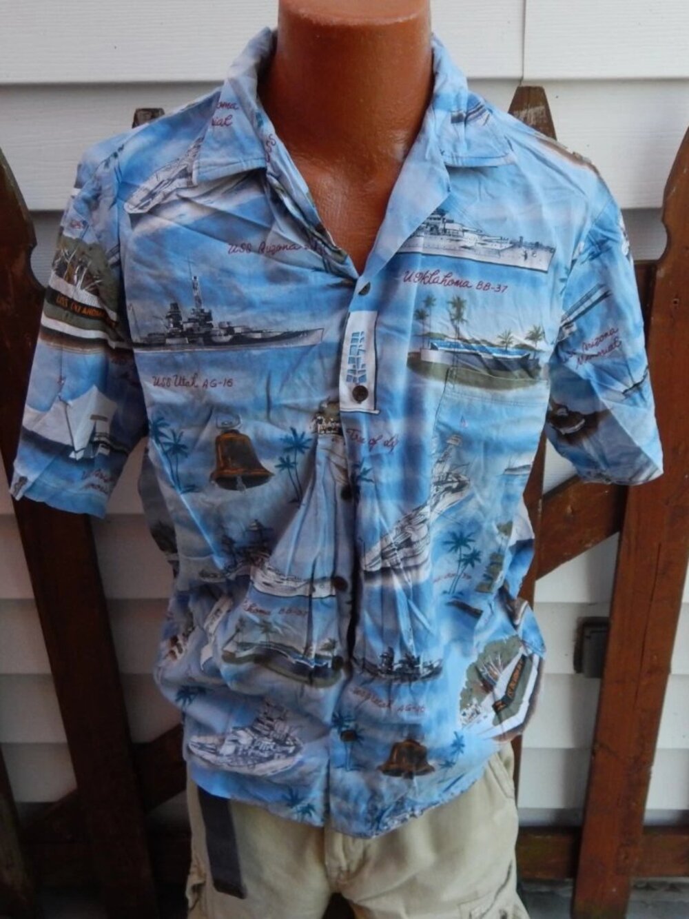 Kalaheo Shirt Mens Large Blue Hawaiian Camp Ocean Ships Navy Boats USS